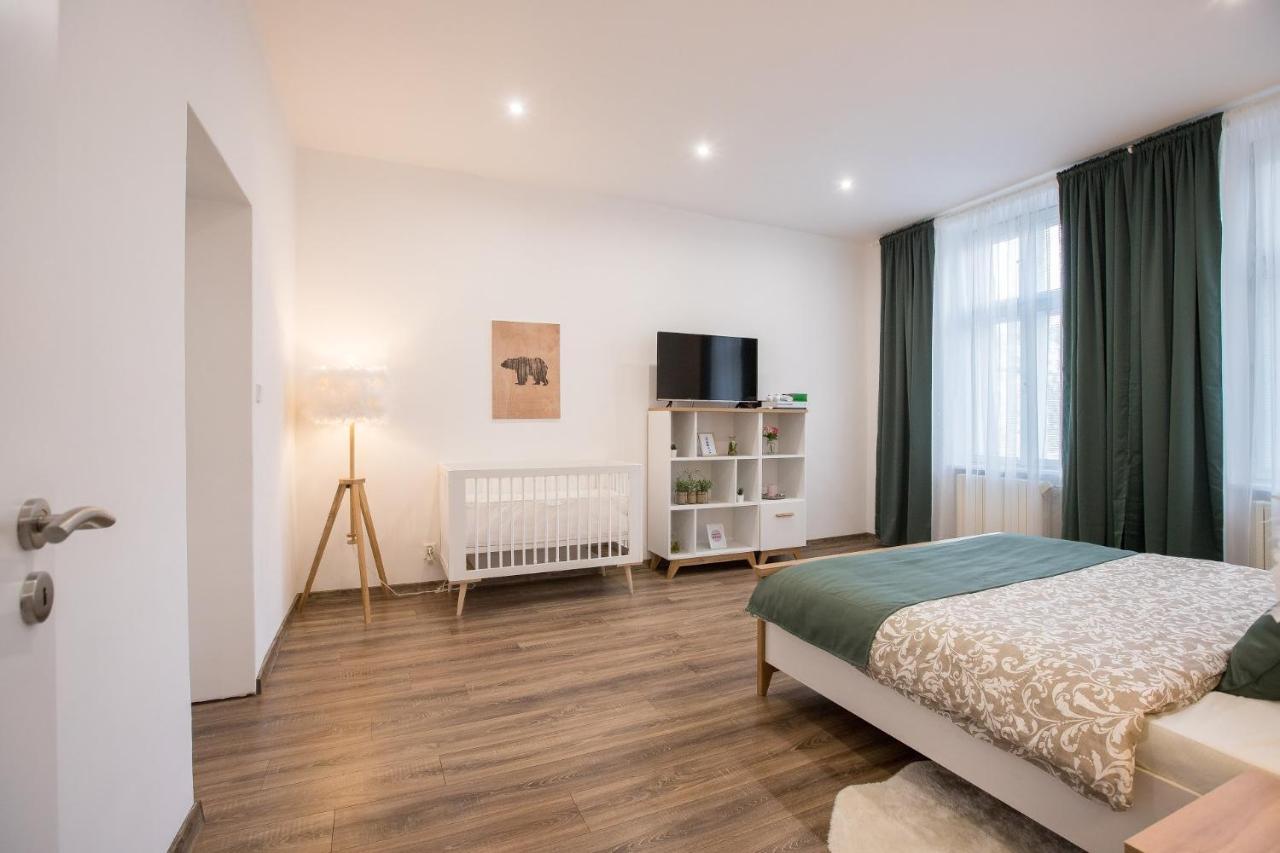 FAMILY Apartment in OSTRAVA Buitenkant foto