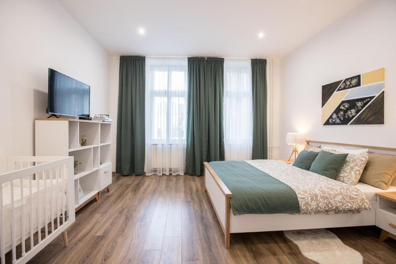 FAMILY Apartment in OSTRAVA Buitenkant foto