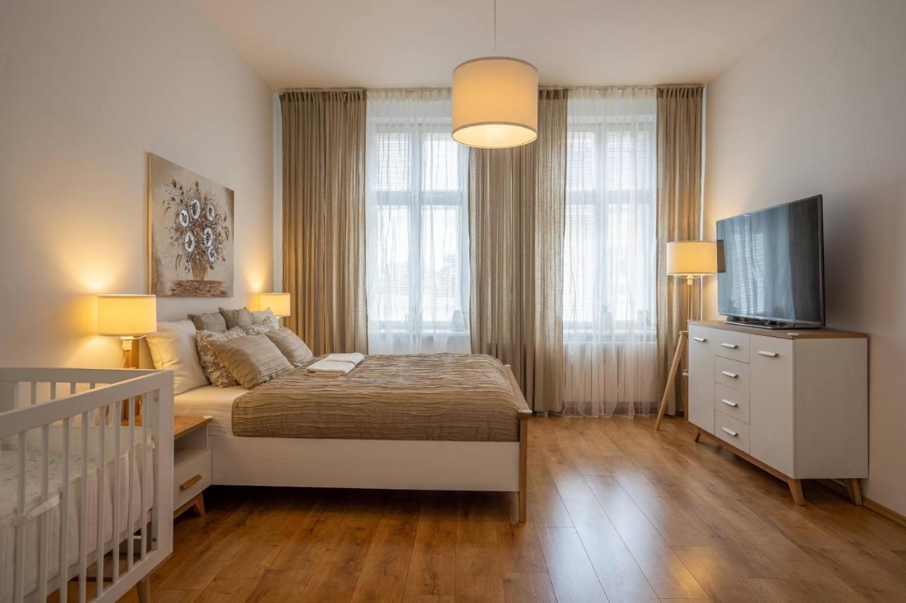 FAMILY Apartment in OSTRAVA Buitenkant foto