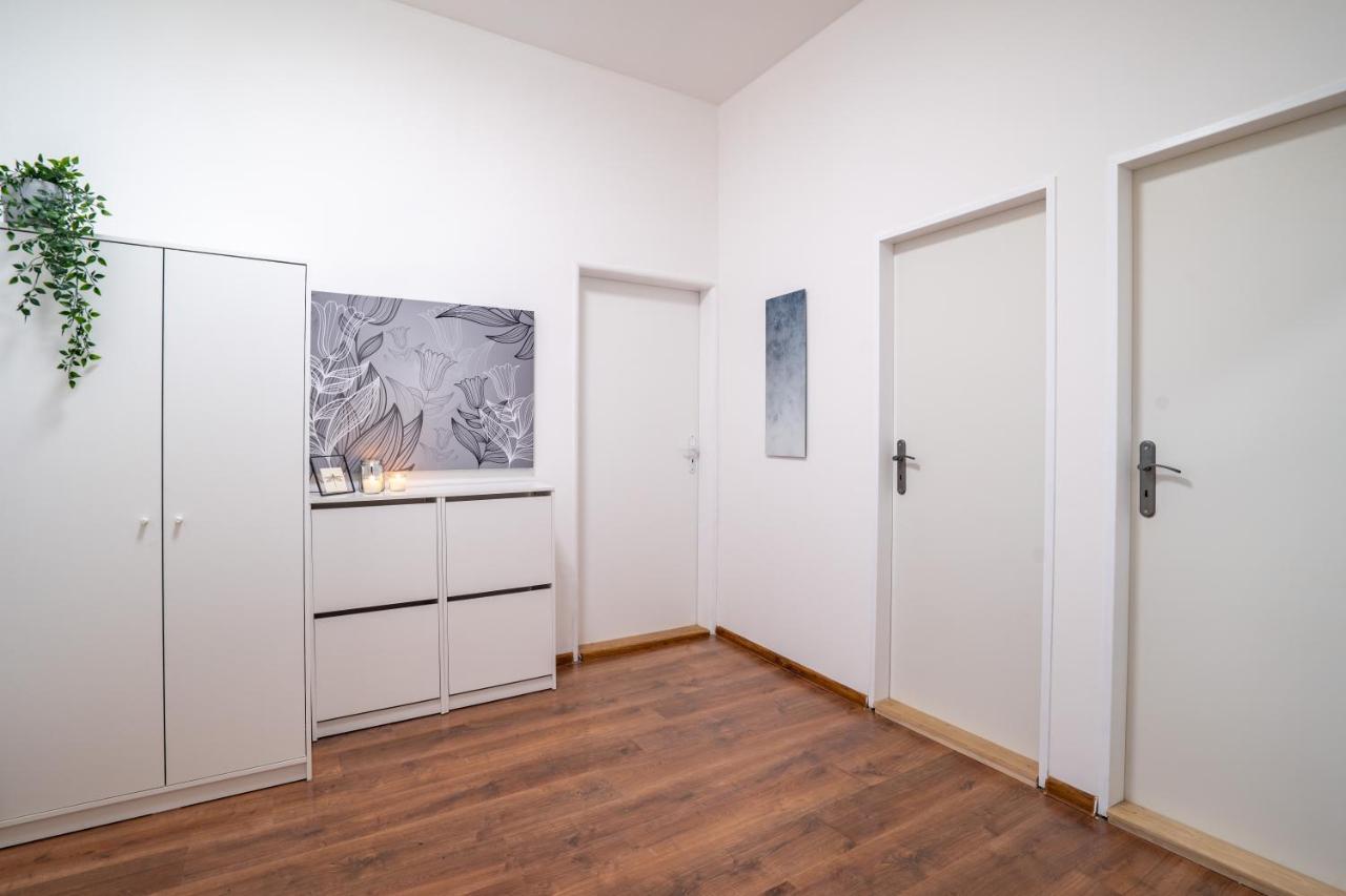 FAMILY Apartment in OSTRAVA Buitenkant foto
